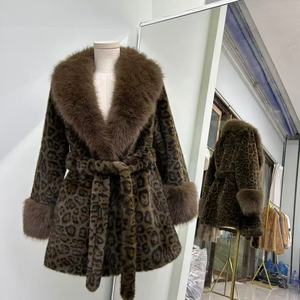 Cappotto Invernale 2025 Caldo e Impermeabile, Stampa Vintage Leopardata, Elegante <span class=keywords><strong>Trench</strong></span> Lungo in Finta Pelliccia per Donne - Product Image 2