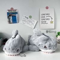 2025 nouvelle idée irlande mode stockage Super doux en peluche en forme de requin PP coton crayon sac belle école dessin animé pour les petits