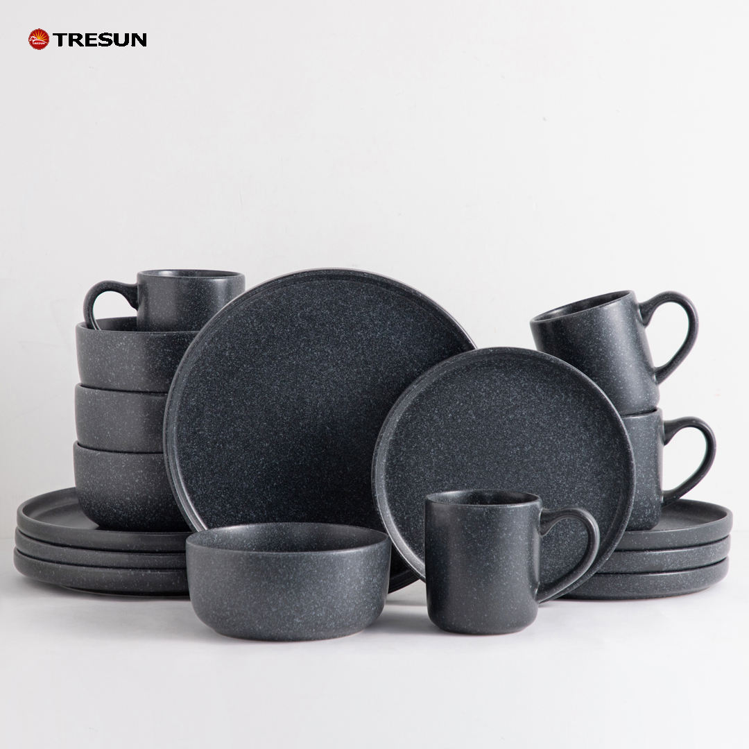 สีเทาดำ