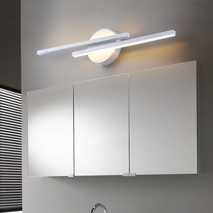 Miroir <span class=keywords><strong>de</strong></span> <span class=keywords><strong>salle</strong></span> <span class=keywords><strong>de</strong></span> <span class=keywords><strong>bain</strong></span> LED mural au <span class=keywords><strong>design</strong></span> moderne et épuré, avec double barre, étanche, anti-buée, commande par bouton, sans perçage - Product Image 1