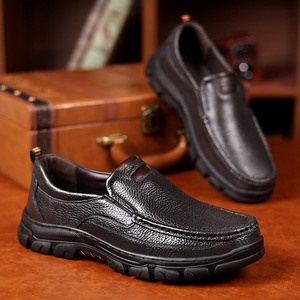 รองเท้าโลฟเฟอร์ลำลองหนังแท้บุรุษ หนังวัวชั้นดี สวมใส่สบาย พื้นนิ่ม ส้นแบน พื้นยาง เหมาะสำหรับใส่ในชีวิตประจำวันและขับรถ - Product Image 4