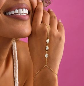 18K chapado en <span class=keywords><strong>oro</strong></span> 316L <span class=keywords><strong>de</strong></span> acero inoxidable delicado y resistente al agua Marquesa mano cadena pulsera <span class=keywords><strong>oro</strong></span> Cable esclavo pulsera <span class=keywords><strong>para</strong></span> <span class=keywords><strong>mujer</strong></span> - Product Image 3