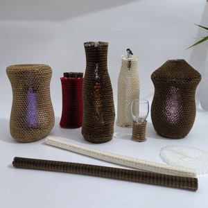 为环保旅行伴侣选择我们的蜂窝纸卷酒瓶保护套 - Product Image 4