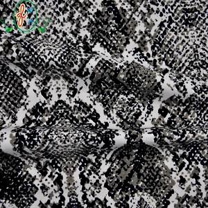 قماش ملابس سباحة مطاطي من البولي أميد والإيلاستين بطباعة رقمية مخصصة بنمط جلد الثعبان - Product Image 6