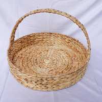 Panier en rotin Sela de style bohème, fabriqué à partir de jacinthe d'eau naturelle, parfait pour une décoration intérieure élégante et un rangement polyvalent