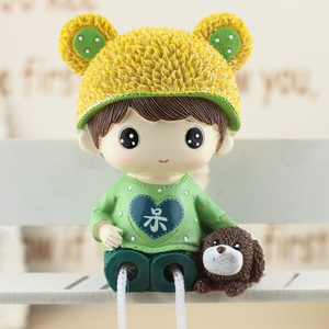 Poupées de couple suspendues amusantes et mignonnes en résine, style dessin animé, pour la décoration de la maison et les bibelots de nouvelle maison - Product Image 3