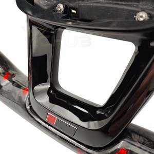 Volante Personalizado de Fibra de Carbono Forjado Rojo para <span class=keywords><strong>Audi</strong></span> Q5L Q3 Q5 Q7 Q8 A4 A5 <span class=keywords><strong>A6</strong></span> A7 C8 S5 S7 B9 B8 RS3 RS5 RS7 - Product Image 6
