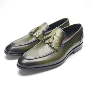 Zapatos casuales de negocios de alta gama, de nuevo estilo, hechos de cuero genuino y con una superficie lisa, adecuados para hombres. - Product Image 1