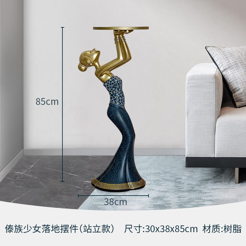 รูปปั้นสาวไดยืน