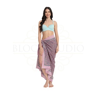 Sarong en coton imprimé à la main de qualité supérieure pour femmes, léger, idéal comme paréo de bikini, pour la plage et les vacances d'été - Product Image 2