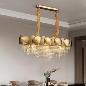 Nouvelles lampes suspendues de salle à manger européennes européennes Lustre en or avec perles de cristal Forme ovale Taille moyenne Lustre Plafonnier Stock - Product Image 3