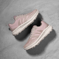 Chaussures de sport pour hommes de haute qualité pour l'été, le printemps et l'automne, avec empeigne en mesh respirant et amorti des chocs, pour la course à pied.