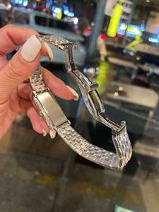 Montre décontractée pour femme en quartz japonais avec un design élégant, bracelet en acier inoxydable, mouvement Eta - Vente en gros - Product Image 4