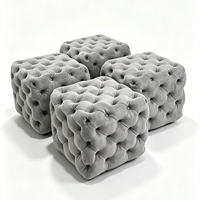 Pouf ottoman moderne en tissu velours capitonné, cube modulaire, repose-pieds et siège supplémentaire pour salon d'appartement
