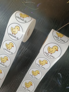 2*2MM, 3*3MM, 4*4MM, 5*5MM Logotipo de tamaño personalizado etiquetas adhesivas de alta calidad resaltar marketing marca publicidad logotipo - Product Image 3