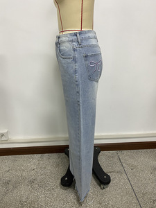 Jeans Rectos Casuales de Mezclilla con Bolsillos y Bordado de Lazo, con Logotipo en la Cintura, para Mujer, los Más Vendidos - Product Image 5