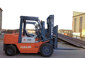 رافعة شوكية تعمل بالديزل من هايلين للاحتراق الداخلي مع سعة 3 إلى 5 أطنان شحن CE ISO في غضون 10 أيام - Product Image 2