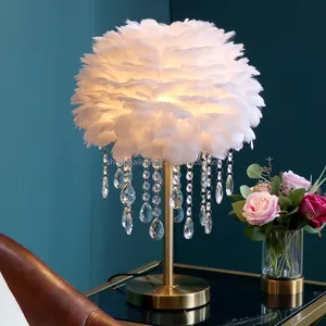 Lampe de chevet en cristal K9 de haute qualité, lampe de salon en plumes d'oie, lampe de table ins girl nordique pour mariage