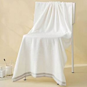 Serviette en coton blanc douce et absorbante, logo d'hôtel personnalisé avec technologie anti-décoloration pour OEM - Product Image 3