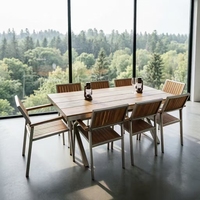 Table de salle à manger extérieure carrée moderne, durable, imperméable, extensible, en plastique, bois et métal, finition naturelle, mobilier d'extérieur pour hôtels