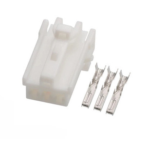 Conector Automotriz de 3 Pines, Enchufe de Plástico Blanco, Terminal Macho y Hembra para Uso en Automóviles - Product Image 2
