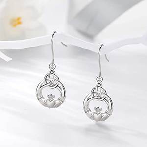 Boucles d'oreilles Claddagh en or blanc, argent 925, motif cœur, bijoux de mariage classiques pour femmes, objet de collection culturel chrétien - Product Image 3