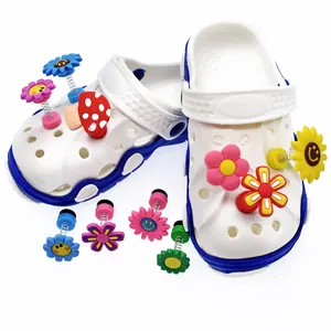 Stock Hot Selling Neuheit Mädchen wie schöne Blumen Kaktus geformte Frühling Clog Schuh Charms Charme