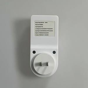 Prise intelligente avec protection de tension universelle et contrôle Wi-Fi pour réfrigérateurs et climatiseurs - Product Image 3