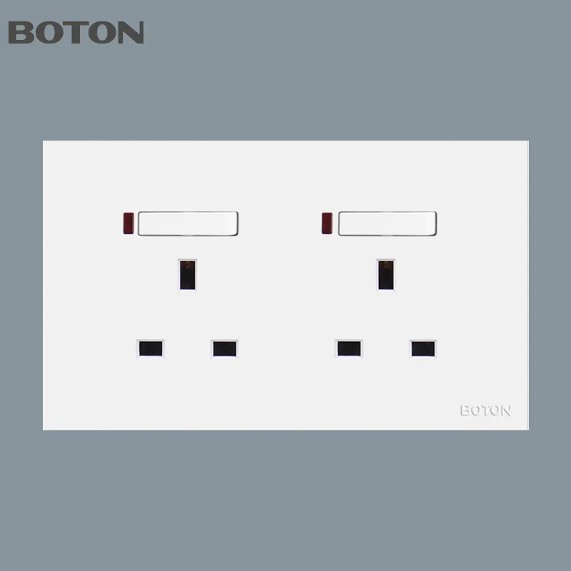 Double 13A Switched Socket With Lamp UK Standard Wall Socket