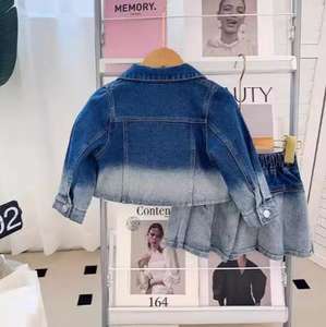 2024 nuovo Set di <span class=keywords><strong>abbigliamento</strong></span> per ragazze autunnali Set di gonna a rampa per bambini Set di gonna in Denim alla moda per ragazze Set di cappotti e gonna in due pezzi - Product Image 2