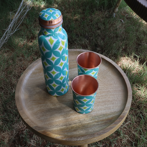 Nouveau Vintage ayurvédique avantages pour la santé ensemble de bouteilles d'eau en cuivre 100% pur imprimé à la main nouveau Design 2 verres avec accessoire de couvercle - Product Image 1