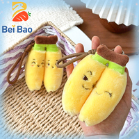Porte-clés en peluche doux et moelleux double banane, ornement en peluche fruit de dessin animé, mini pendentif en peluche pour machine à grue, en gros