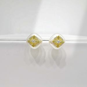 Prix usine Boucles d'oreilles tendance en argent 925 et zircon, petites, nouveauté 2026, style minimaliste coréen, pour mariée, avec perles vintage en or 18 carats - Product Image 2