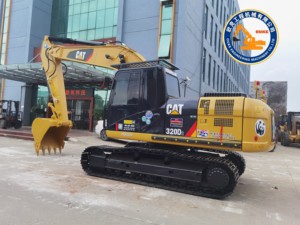 รถขุดมือสอง Caterpillar 320D2 รุ่นปี 2016 กำลัง 103 แรงม้า พร้อมอะไหล่แท้ (เครื่องยนต์ ปั๊ม วาล์ว) ขาย - Product Image 3