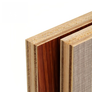 Panneau de <span class=keywords><strong>contreplaqué</strong></span> mélaminé de 18 mm de qualité E1 4X8' Design moderne Panneau MDF à âme en <span class=keywords><strong>bois</strong></span> d'eucalyptus de 18 mm pour meubles - Product Image 2