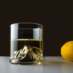 Vaso de Vidrio Soplado a Mano para Cóctel Old Fashioned con Diseño de Montaña, Forma Cilíndrica, Estilo Minimalista, 1 Pieza - Product Image 3