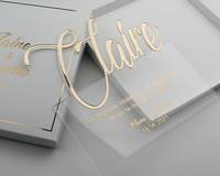 Acrylique transparent avec étiquette nominative 3D personnalisée texte en feuille d'or dans une boîte pour les événements de fête d'invitation de mariage