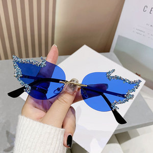 Lunettes de soleil de luxe 2024 avec diamants, monture sans cadre, style tendance, lunettes de créateur, accessoires pour fête d'Halloween - Product Image 4