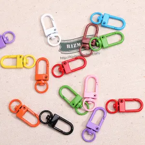 Aksesori gantungan kunci logam berwarna lucu, aksesori kreatif DIY gesper pegas putar untuk tas liontin rantai kunci