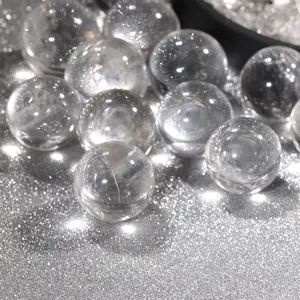 Vente en gros de haute qualité 3cm de quartz cristal de roche pierre précieuse boule d'artisanat folklorique pierre de guérison pour la décoration