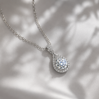 Collier de luxe en moissanite 1 carat avec halo en forme de goutte, pendentif en argent S925 en forme de poire pour solutions OEM/ODM de premier ordre