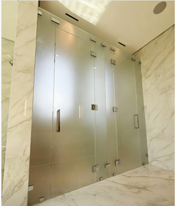 Porte <span class=keywords><strong>de</strong></span> <span class=keywords><strong>douche</strong></span> à charnières sans cadre en verre trempé, quincaillerie chromée - Product Image 1