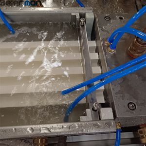 PVC/WPC/PE Techo/Panel de pared/Valla/Tablero de puerta de ventana/Azulejo de piso/Persiana enrollable/Línea de producción de perfil de cuentas de esquina - Product Image 5