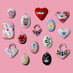 WEGOODZF <span class=keywords><strong>Pendentif</strong></span> Breloque pour Chaussures en Laiton Plaqué Or, Forme Cœur Fleur, avec Design Imprimé Coloré et Émail Peint à la Main, pour DIY - Product Image 4