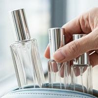 Flacon pulvérisateur de parfum de voyage rechargeable à faible MOQ, 5ml 10ml 20ml, atomiseur en verre rectangulaire, format de poche portable, anti-fuite, emballage carton