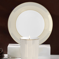 Service de vaisselle en céramique StarLuckINT en gros, assiettes de présentation de luxe en porcelaine fine avec bordure dorée large, écologiques pour mariage