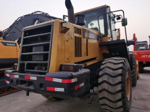 Chargeuse sur pneus miniature Komatsu WA380 d'occasion, alimentée au diesel, haute efficacité - Product Image 2