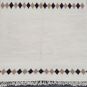 Tapis berbère blanc et marron unique fait à la main tapis en laine abstraite bohème marocain fabriqué sur commande tapis berbère de qualité supérieure - Product Image 1