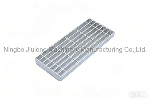 Marches d'<span class=keywords><strong>escalier</strong></span> en acier avec bandes antidérapantes jaunes, grille en acier galvanisé à chaud pour usage industriel extérieur, écologique et durable - Product Image 4