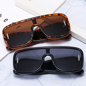 Sunglasses <b>Large</b> <b>Frame</b> UV400 Protection PC Material Unisex Fashionable Style - Product Image 1